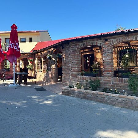 Penzion Grusbach Hotel Hrusovany nad Jevisovkou Bagian luar foto